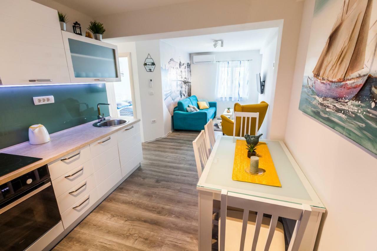 Apartments Mb Kastela Bagian luar foto