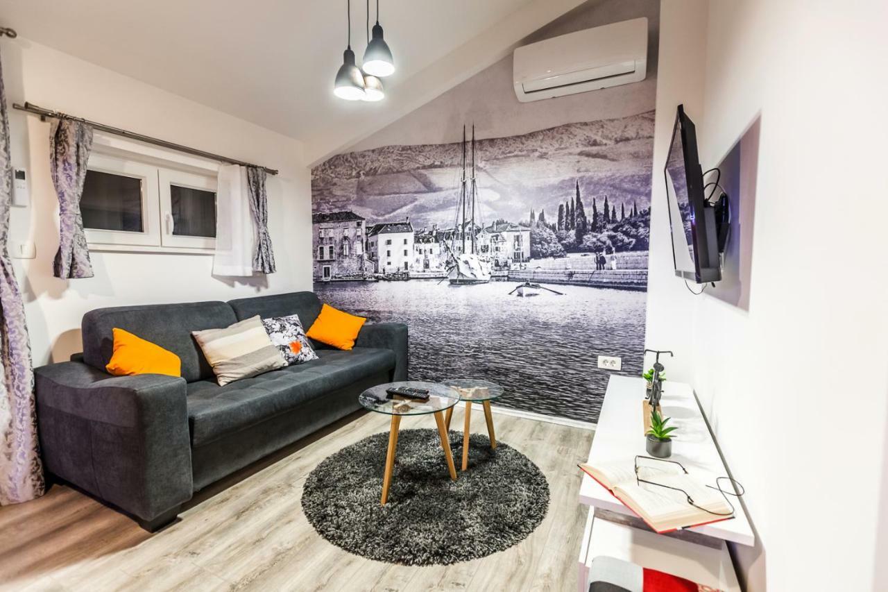 Apartments Mb Kastela Bagian luar foto