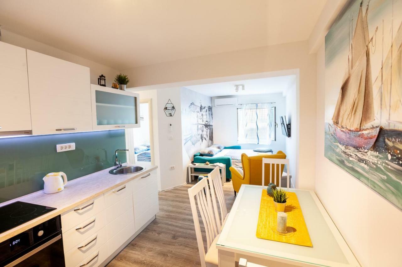 Apartments Mb Kastela Bagian luar foto