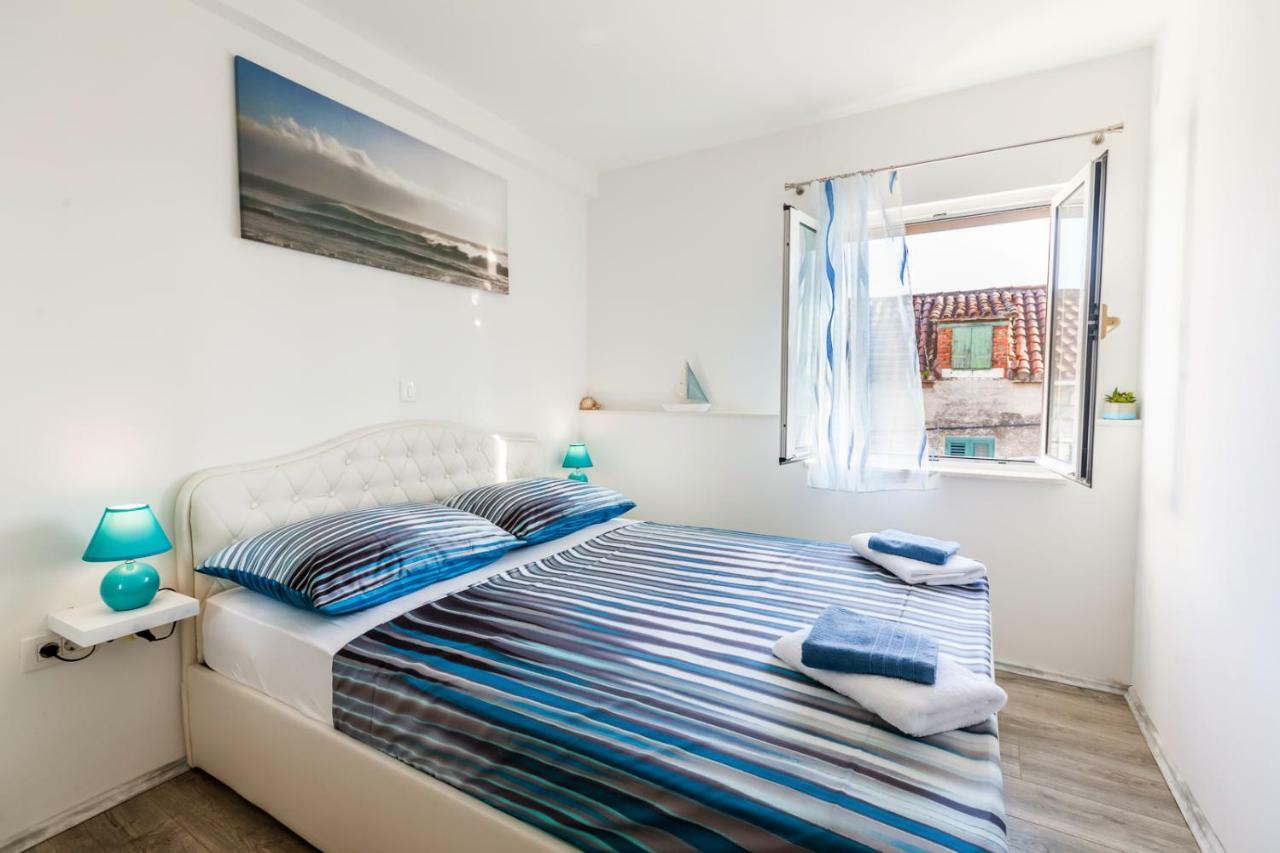 Apartments Mb Kastela Bagian luar foto