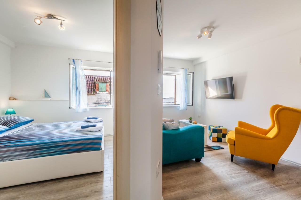 Apartments Mb Kastela Bagian luar foto