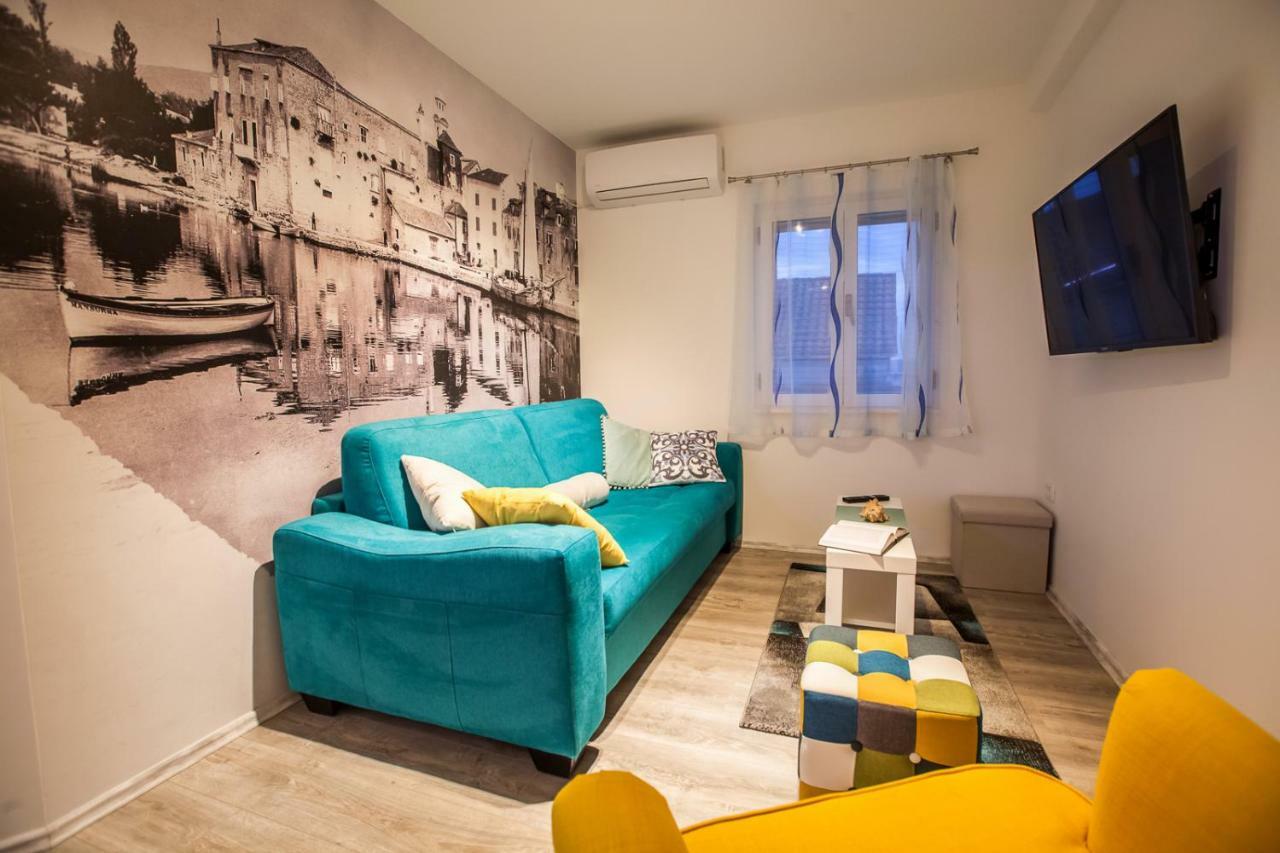 Apartments Mb Kastela Bagian luar foto