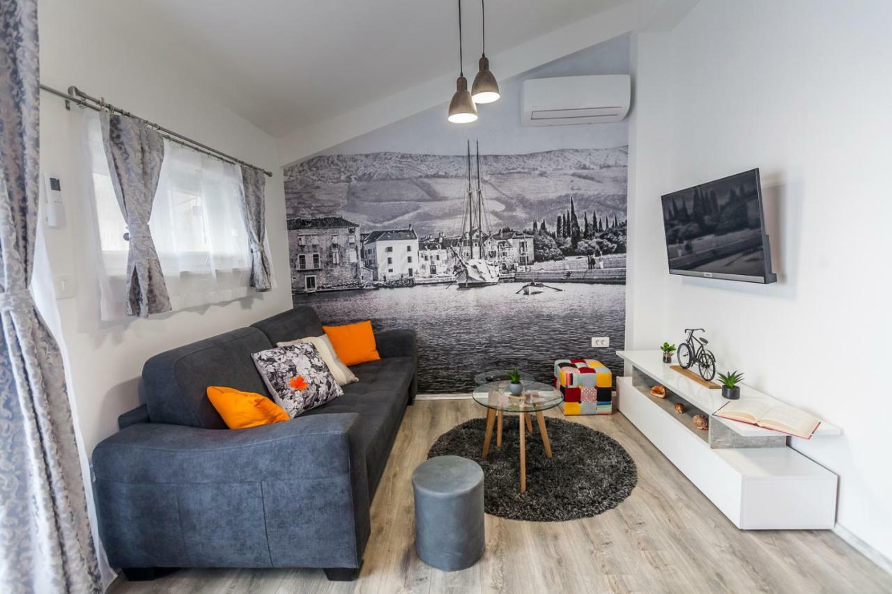 Apartments Mb Kastela Bagian luar foto